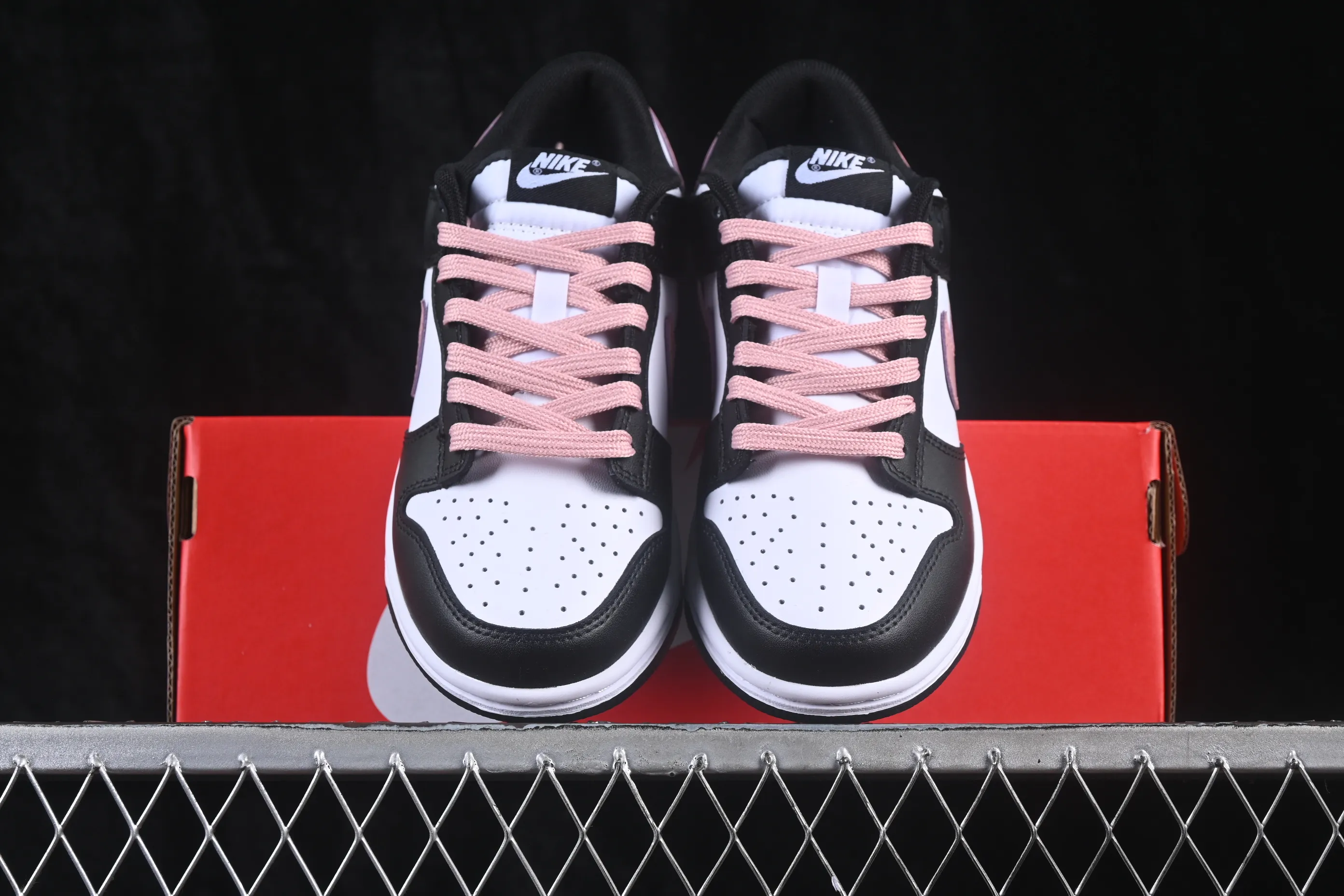 All categories Nk SB Dunk series Nk SB Dunk Low low-top sneakers Nike SB Dunk Low black pink low-top casual sneakers DD1391-100
